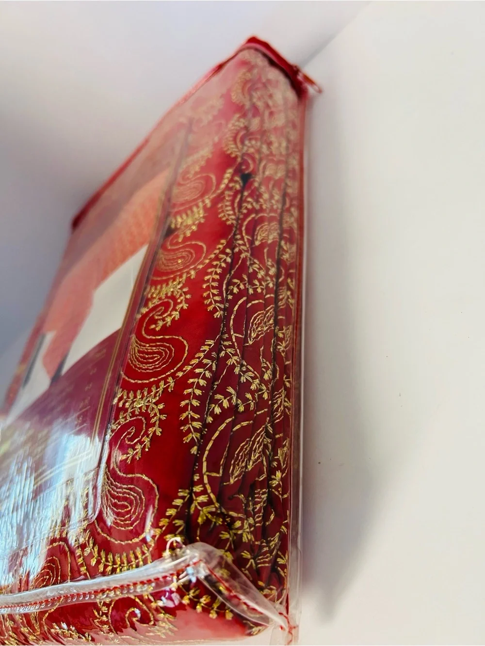 Envogue NWT Holiday 60”x120” Red & Gold Metallic Paisley Embroidery Tablecloth